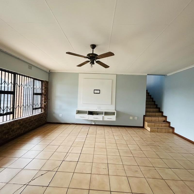 4 Bedroom Property for Sale in Meer En See KwaZulu-Natal