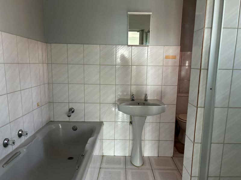 4 Bedroom Property for Sale in Meer En See KwaZulu-Natal