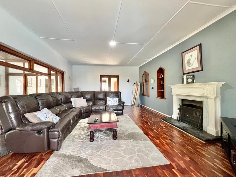 5 Bedroom Property for Sale in Athlone KwaZulu-Natal