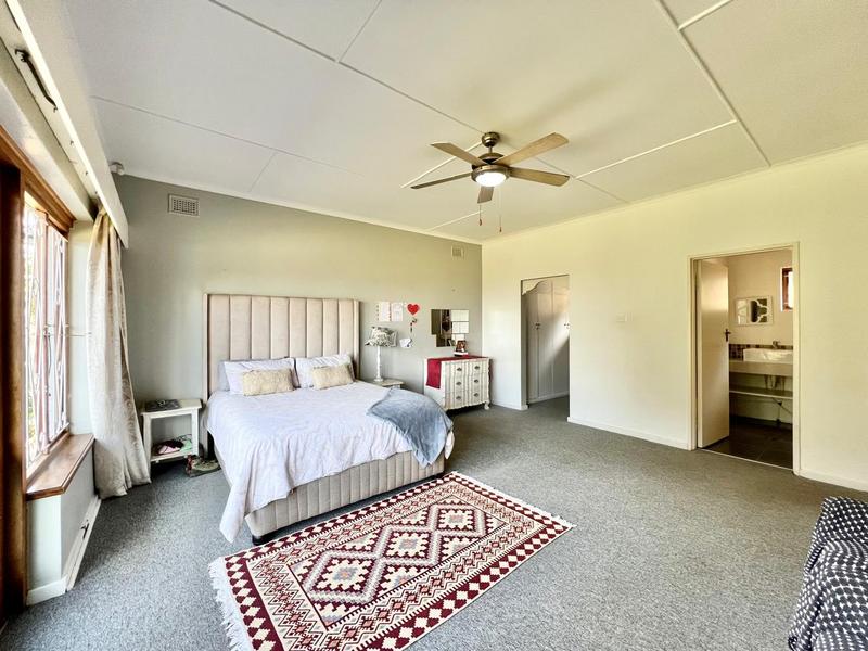5 Bedroom Property for Sale in Athlone KwaZulu-Natal