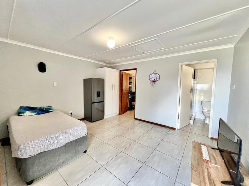 5 Bedroom Property for Sale in Athlone KwaZulu-Natal