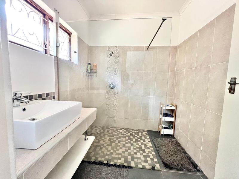 5 Bedroom Property for Sale in Athlone KwaZulu-Natal
