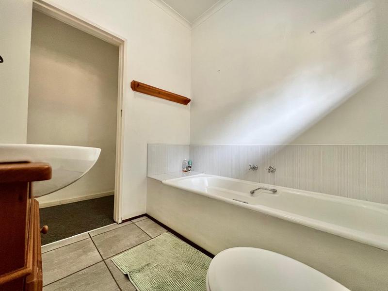 5 Bedroom Property for Sale in Athlone KwaZulu-Natal