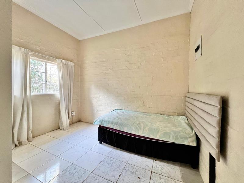 5 Bedroom Property for Sale in Athlone KwaZulu-Natal