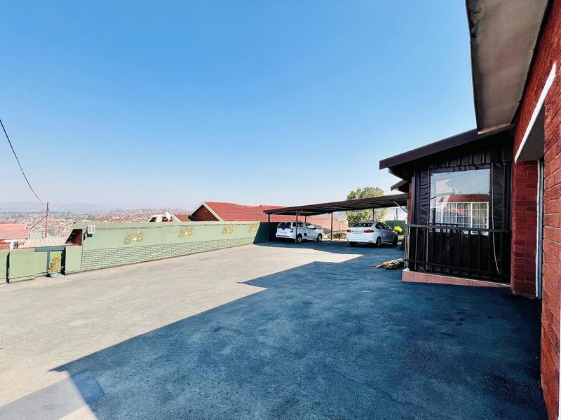 4 Bedroom Property for Sale in Newholme KwaZulu-Natal
