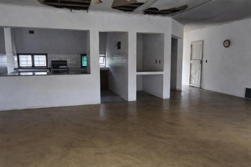 3 Bedroom Property for Sale in Glenmore Beach KwaZulu-Natal
