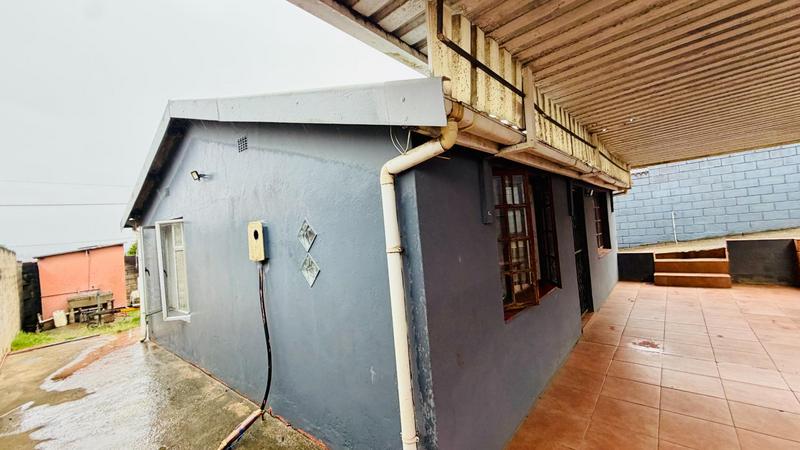 2 Bedroom Property for Sale in Kwamashu KwaZulu-Natal