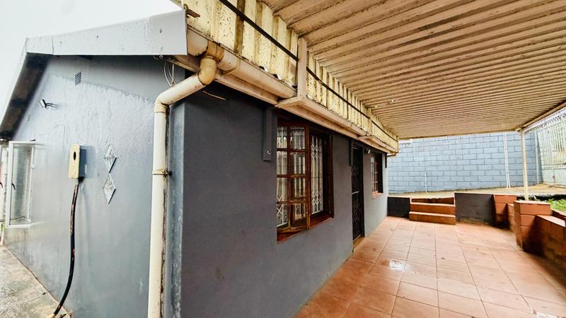 2 Bedroom Property for Sale in Kwamashu KwaZulu-Natal