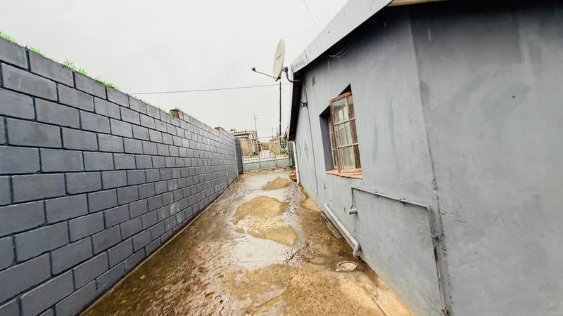 2 Bedroom Property for Sale in Kwamashu KwaZulu-Natal