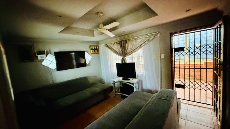 2 Bedroom Property for Sale in Kwamashu KwaZulu-Natal
