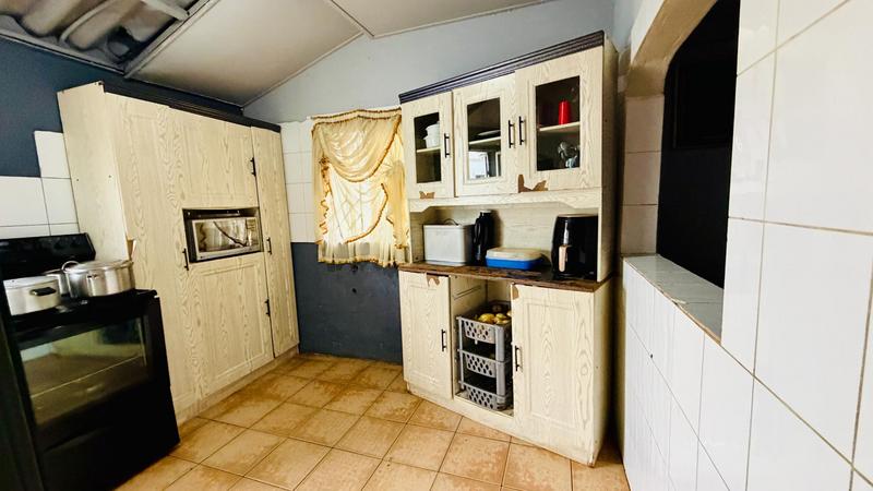 2 Bedroom Property for Sale in Kwamashu KwaZulu-Natal