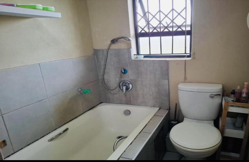 2 Bedroom Property for Sale in Newlands KwaZulu-Natal