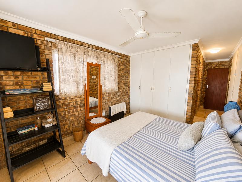 10 Bedroom Property for Sale in Manaba Beach KwaZulu-Natal