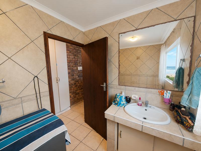 10 Bedroom Property for Sale in Manaba Beach KwaZulu-Natal