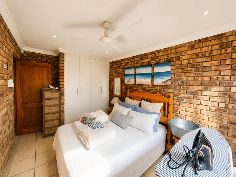 10 Bedroom Property for Sale in Manaba Beach KwaZulu-Natal