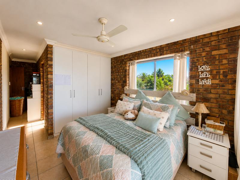 10 Bedroom Property for Sale in Manaba Beach KwaZulu-Natal
