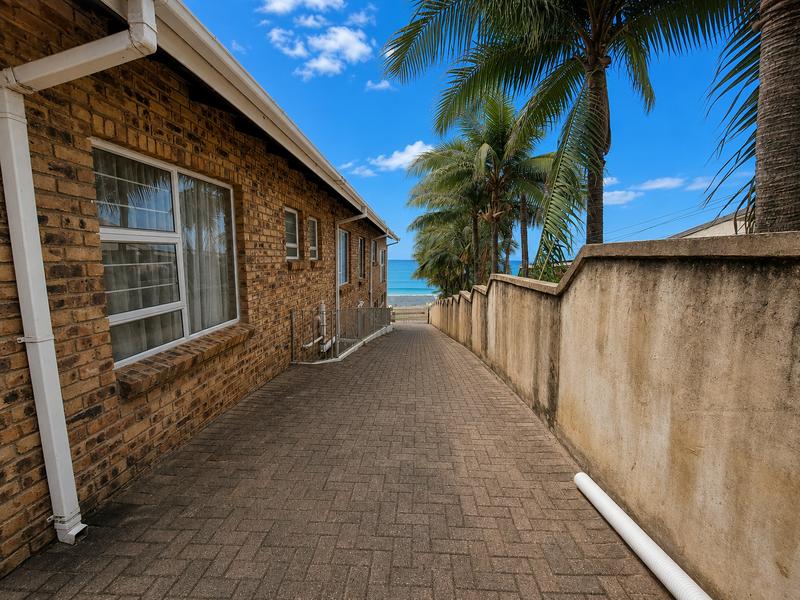 10 Bedroom Property for Sale in Manaba Beach KwaZulu-Natal