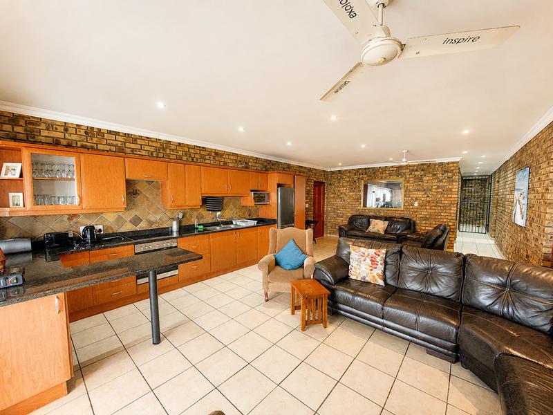 10 Bedroom Property for Sale in Manaba Beach KwaZulu-Natal