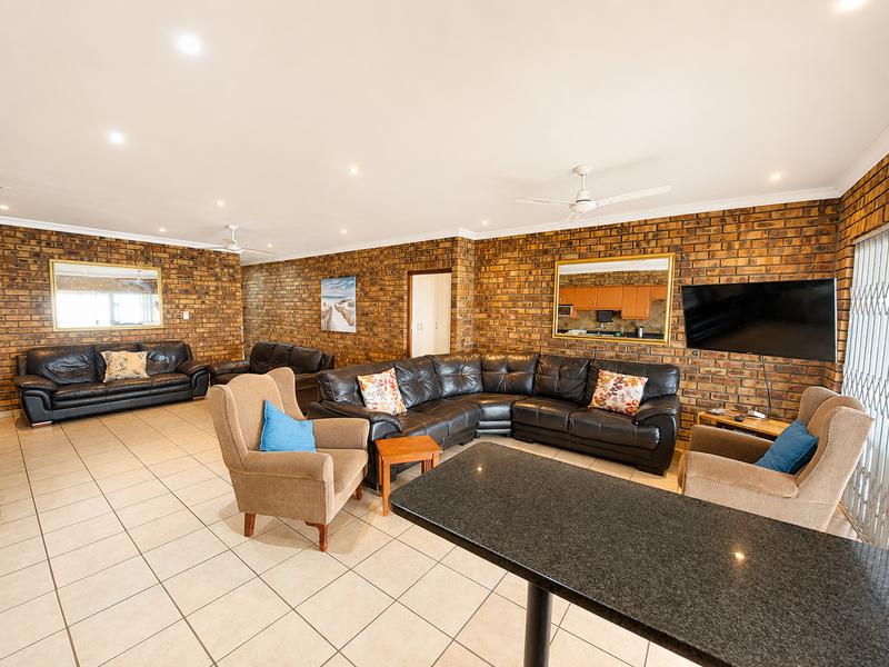 10 Bedroom Property for Sale in Manaba Beach KwaZulu-Natal