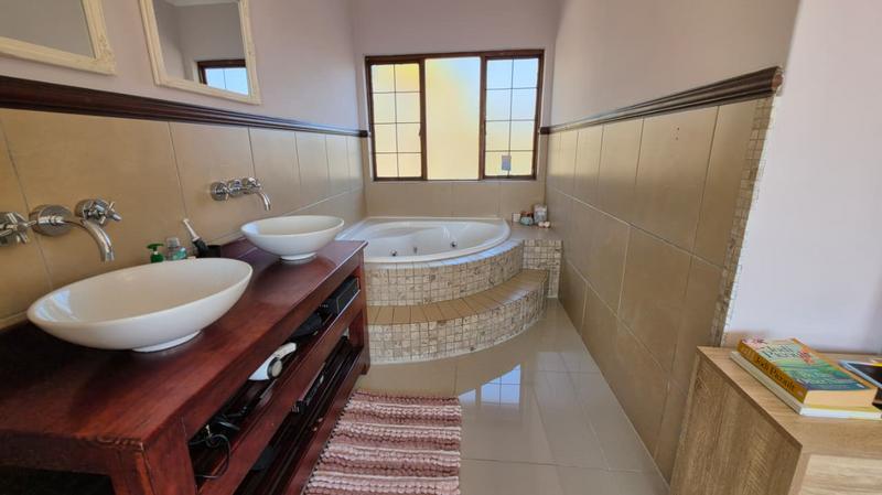4 Bedroom Property for Sale in Escombe KwaZulu-Natal