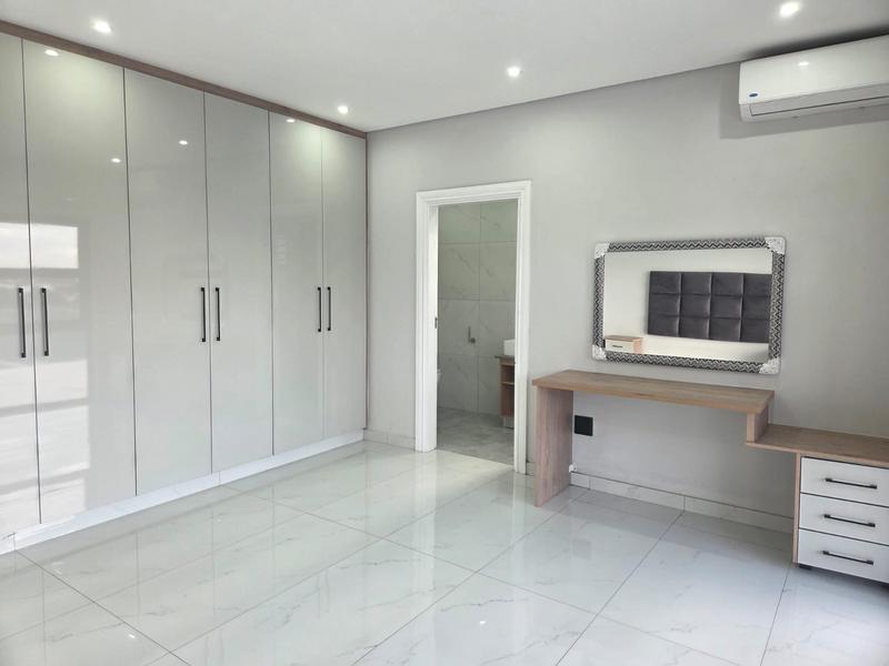To Let 2 Bedroom Property for Rent in Umhlanga KwaZulu-Natal