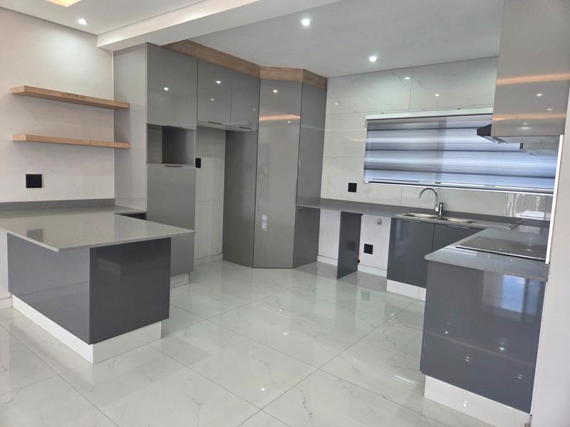 To Let 2 Bedroom Property for Rent in Umhlanga KwaZulu-Natal