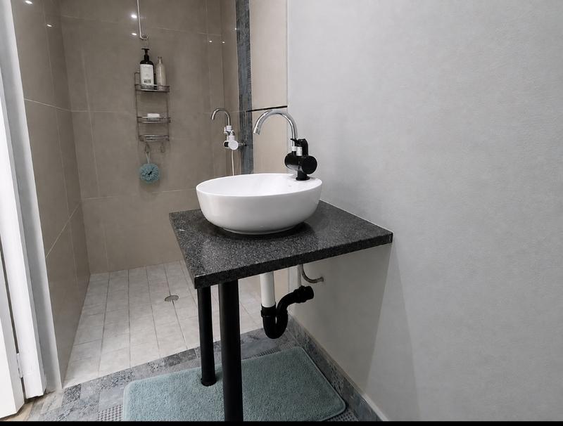 To Let 1 Bedroom Property for Rent in Bluff KwaZulu-Natal