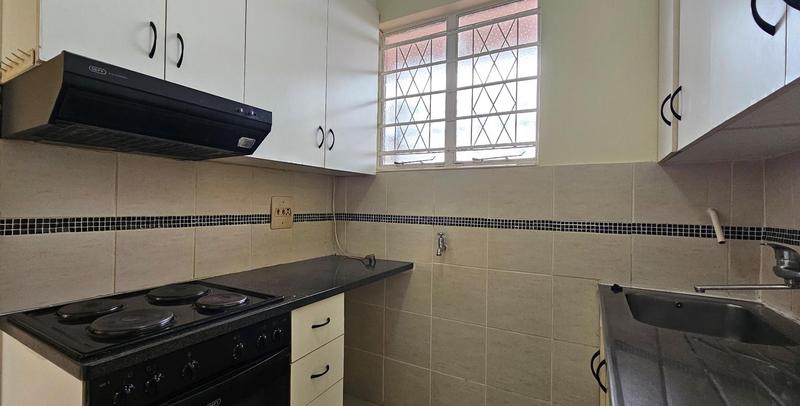 1 Bedroom Property for Sale in Essenwood KwaZulu-Natal