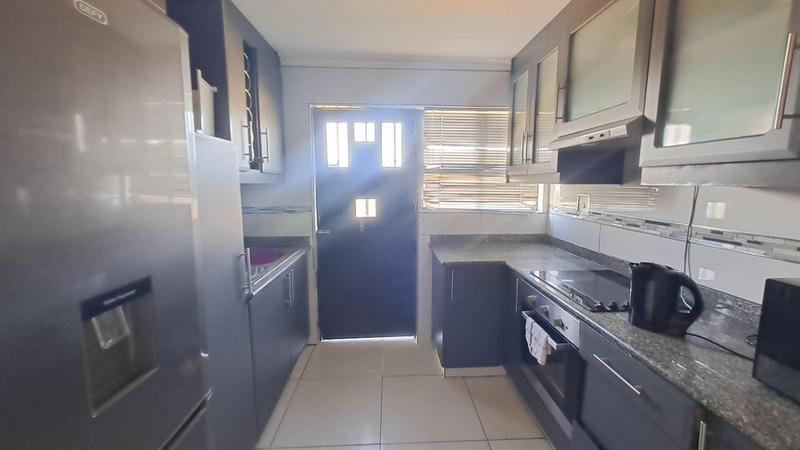 To Let 2 Bedroom Property for Rent in Umlazi KwaZulu-Natal