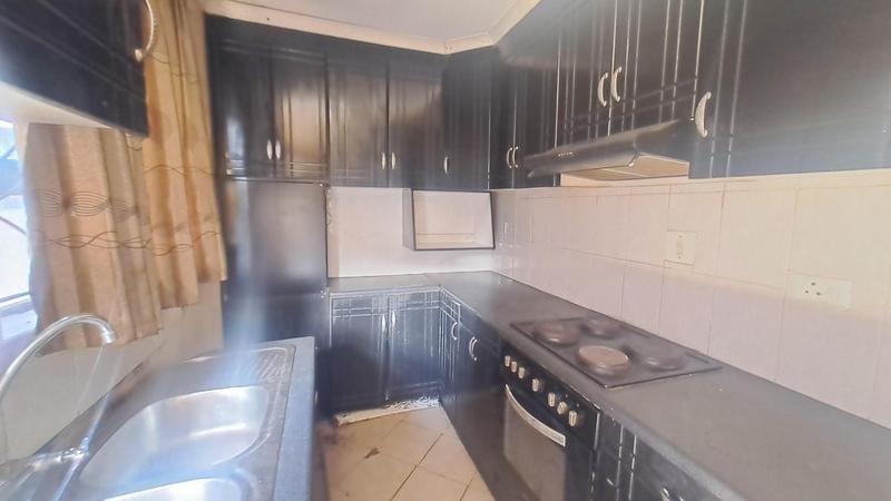 To Let 2 Bedroom Property for Rent in Umlazi KwaZulu-Natal
