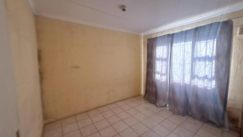 To Let 2 Bedroom Property for Rent in Umlazi KwaZulu-Natal