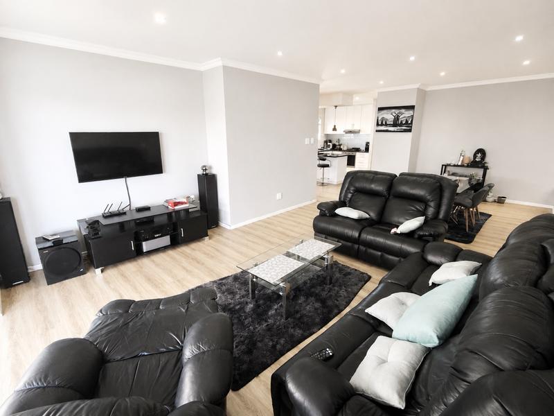 2 Bedroom Property for Sale in New Town Centre KwaZulu-Natal