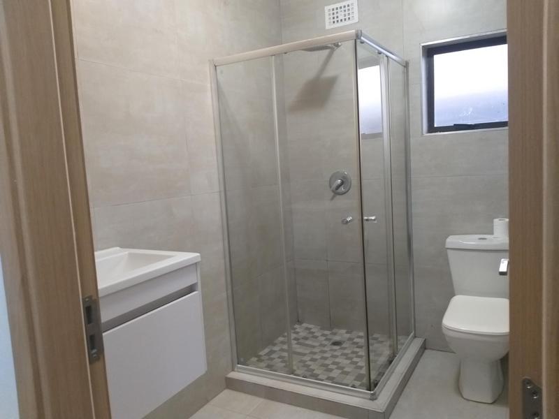 To Let 2 Bedroom Property for Rent in Trenance Manor KwaZulu-Natal