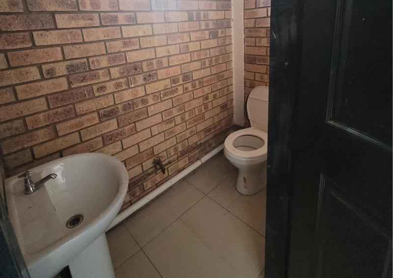 To Let Commercial Property for Rent in Verulam KwaZulu-Natal