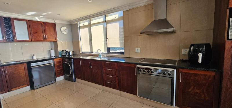 To Let 4 Bedroom Property for Rent in Point Waterfront KwaZulu-Natal