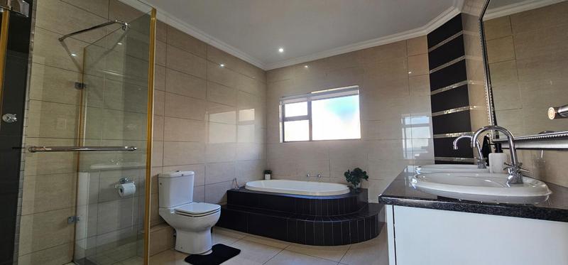 To Let 4 Bedroom Property for Rent in Point Waterfront KwaZulu-Natal