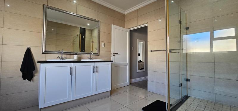 To Let 4 Bedroom Property for Rent in Point Waterfront KwaZulu-Natal