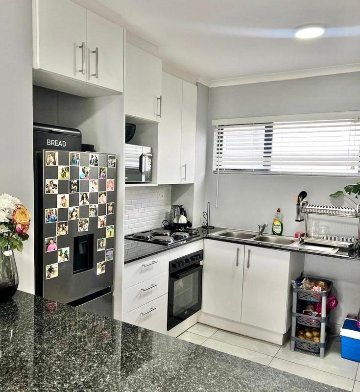 To Let 2 Bedroom Property for Rent in Hayfields KwaZulu-Natal