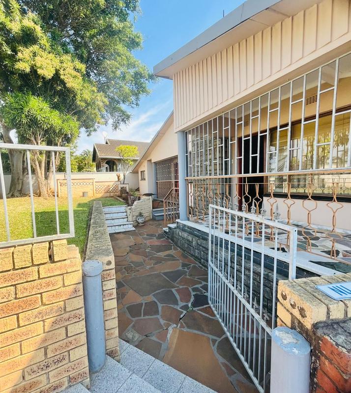7 Bedroom Property for Sale in Duffs Road KwaZulu-Natal