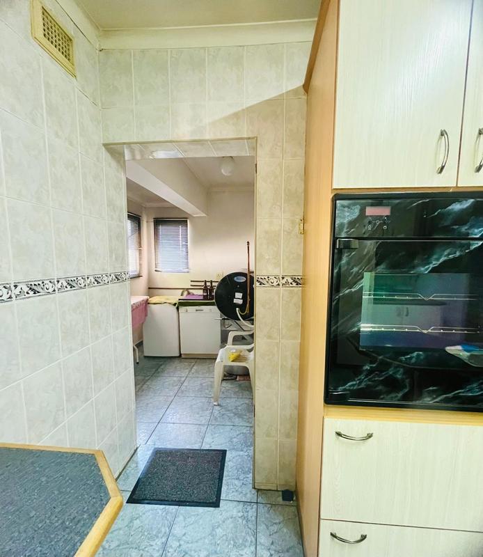 7 Bedroom Property for Sale in Duffs Road KwaZulu-Natal