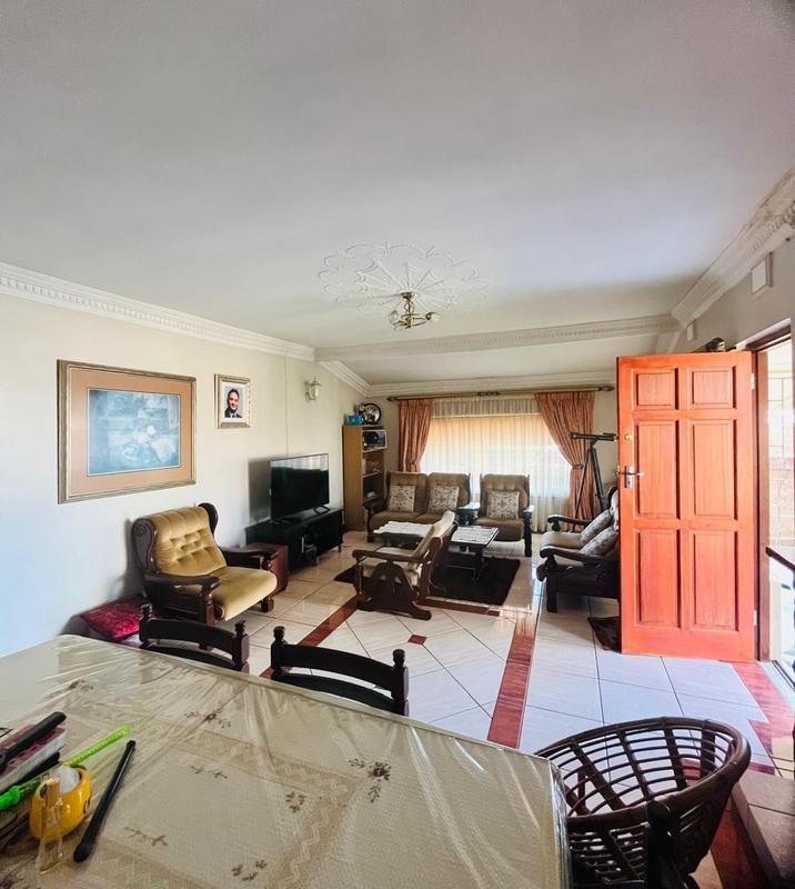 7 Bedroom Property for Sale in Duffs Road KwaZulu-Natal