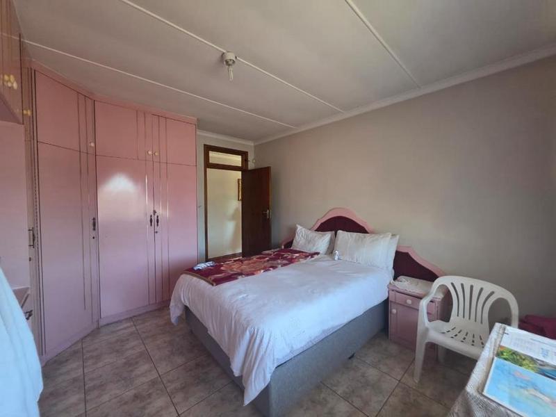 7 Bedroom Property for Sale in Duffs Road KwaZulu-Natal
