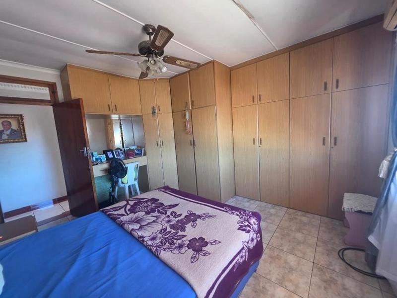 7 Bedroom Property for Sale in Duffs Road KwaZulu-Natal