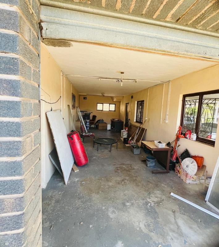 7 Bedroom Property for Sale in Duffs Road KwaZulu-Natal
