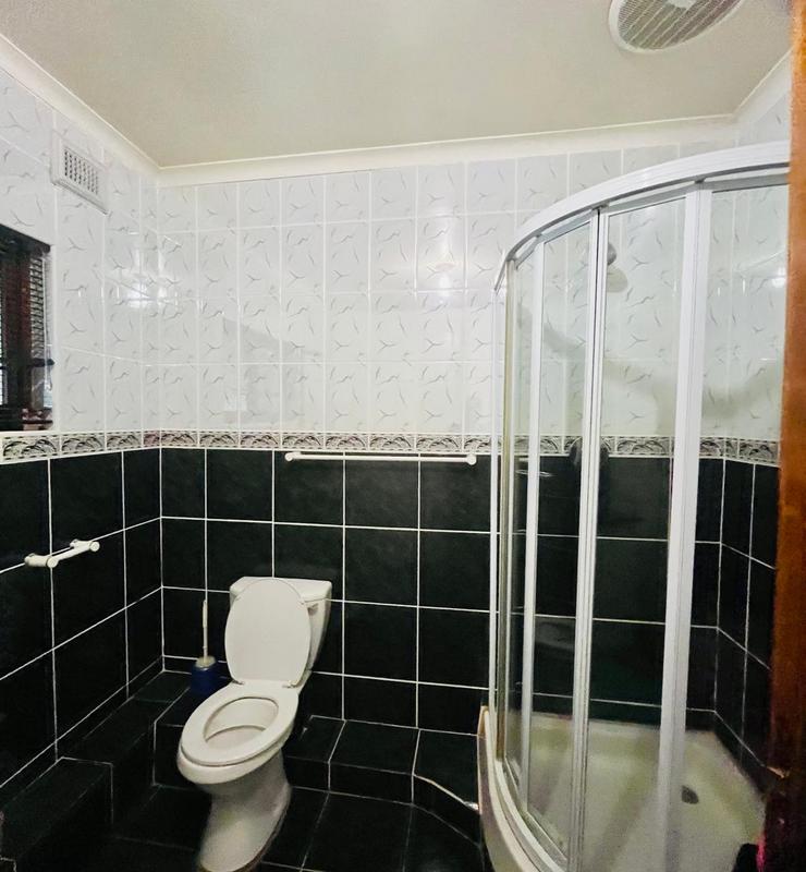 7 Bedroom Property for Sale in Duffs Road KwaZulu-Natal