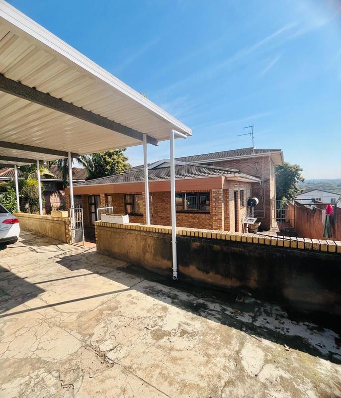 7 Bedroom Property for Sale in Duffs Road KwaZulu-Natal