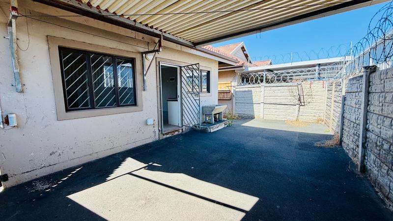 To Let 2 Bedroom Property for Rent in Westham KwaZulu-Natal