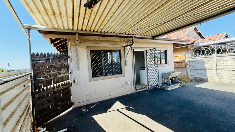 To Let 2 Bedroom Property for Rent in Westham KwaZulu-Natal
