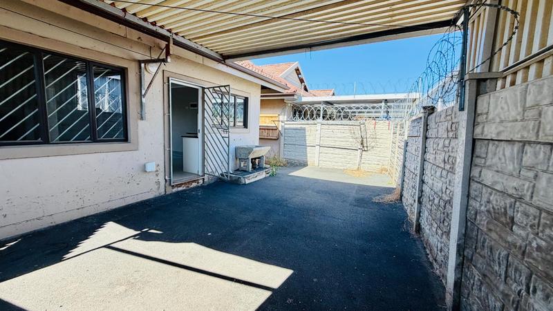 To Let 2 Bedroom Property for Rent in Westham KwaZulu-Natal