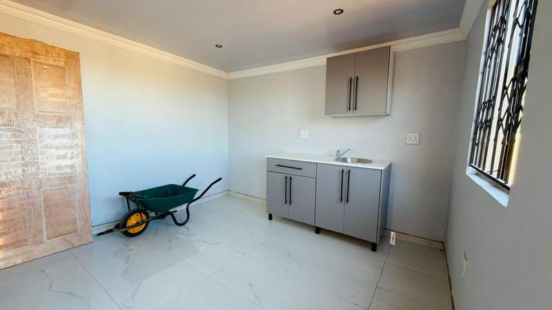 3 Bedroom Property for Sale in Kwamashu KwaZulu-Natal